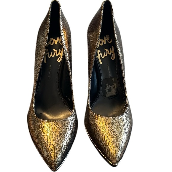 Nine West “Love Fury” Gold Heels Size 8 - Picture 1 of 6